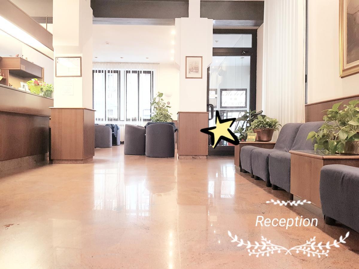 Hotel La Pace Милано Екстериор снимка