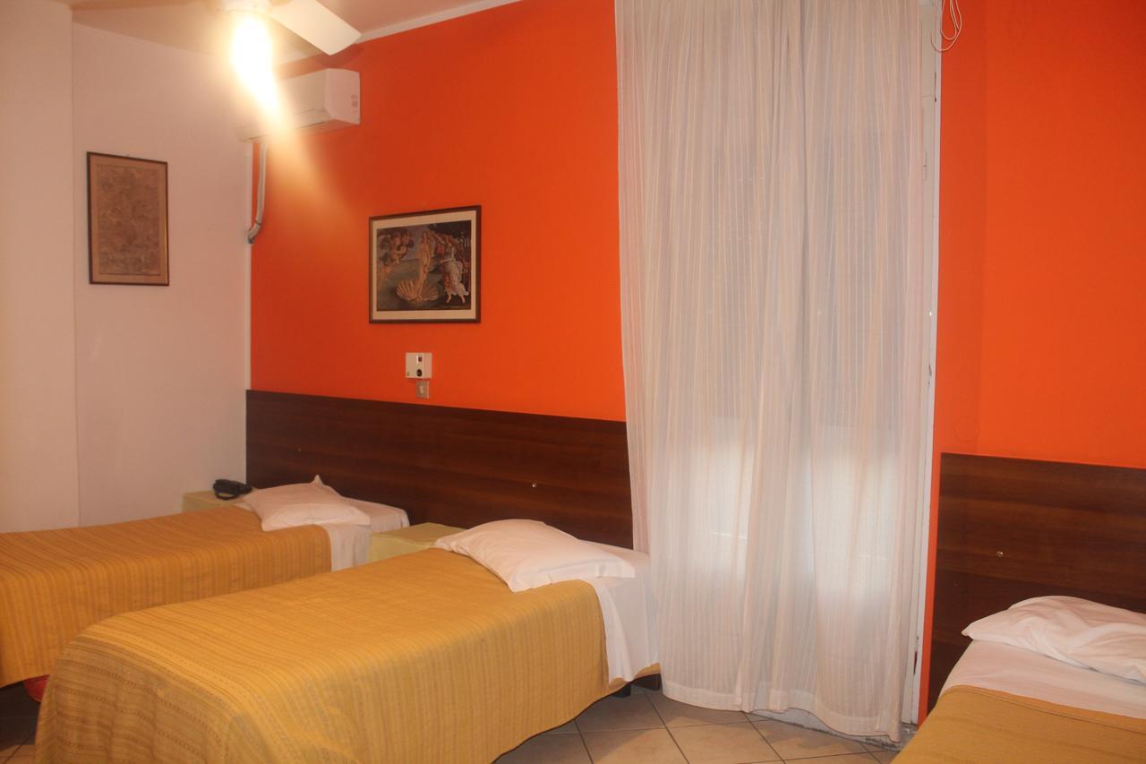 Hotel La Pace Милано Екстериор снимка