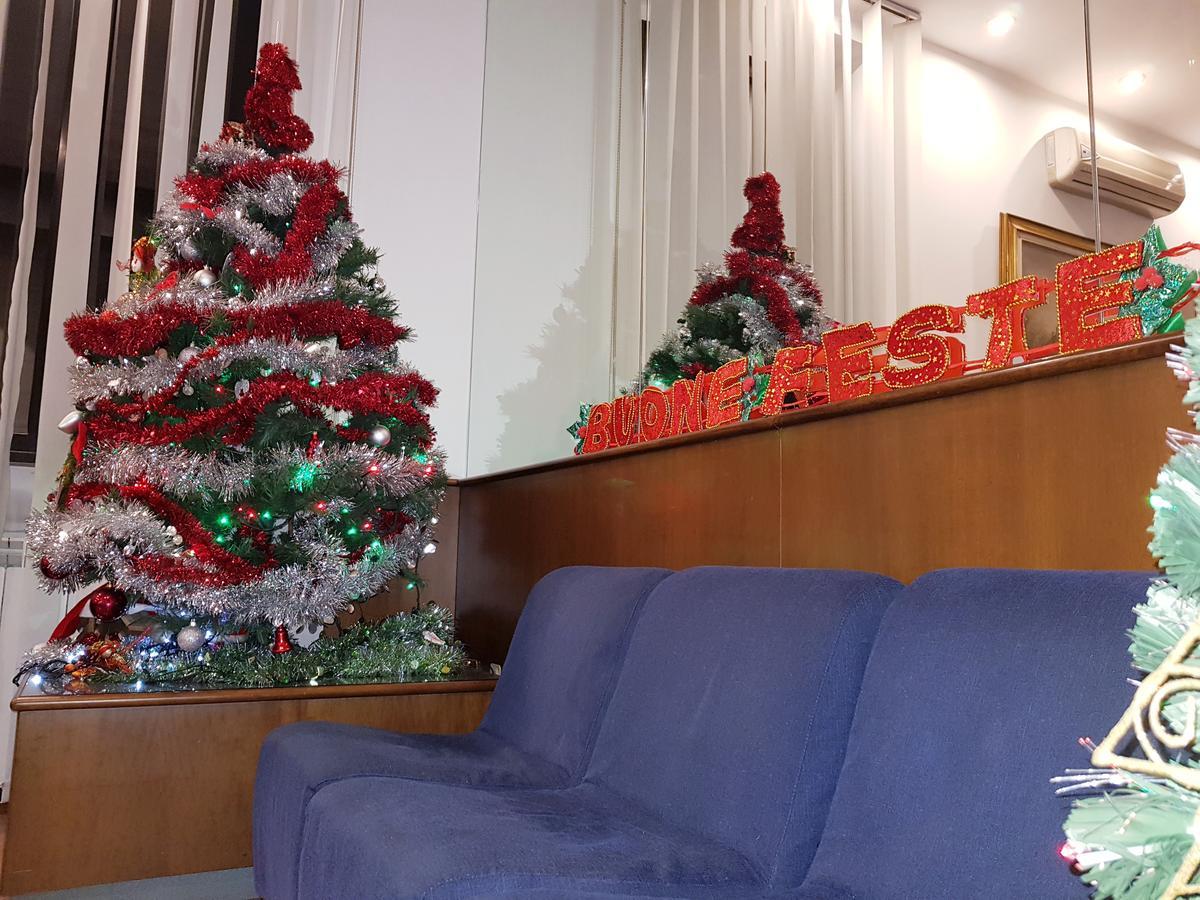 Hotel La Pace Милано Екстериор снимка