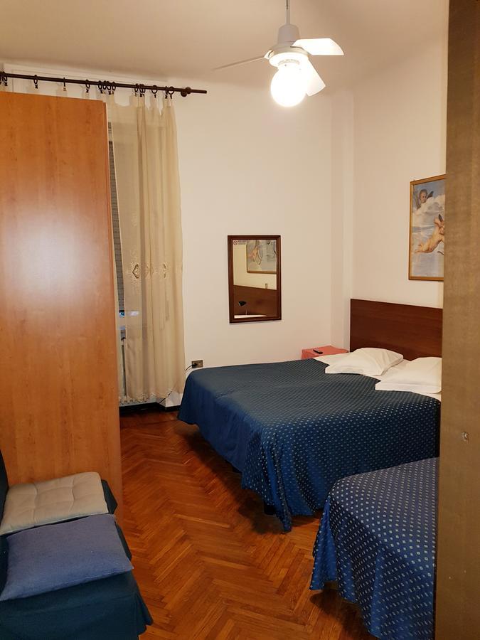 Hotel La Pace Милано Екстериор снимка