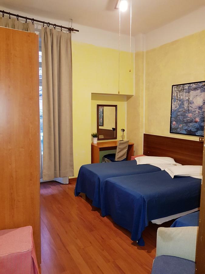 Hotel La Pace Милано Екстериор снимка